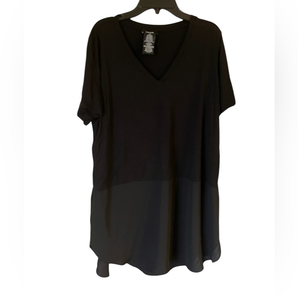 Premise Women’s Multimedia Blouse